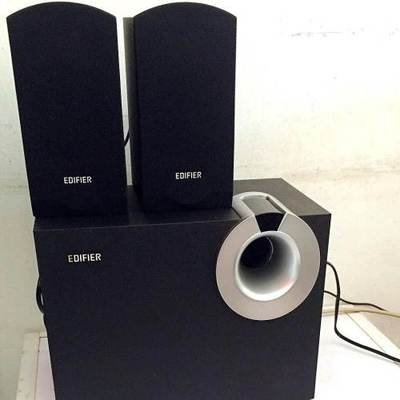 家用漫步者音響轉讓 木質結構，音質純正，深圳坪山坑梓自提